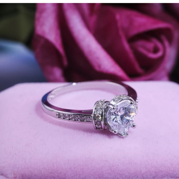 NEW 925 Heart Ring Size 7 - Picture 2 of 6